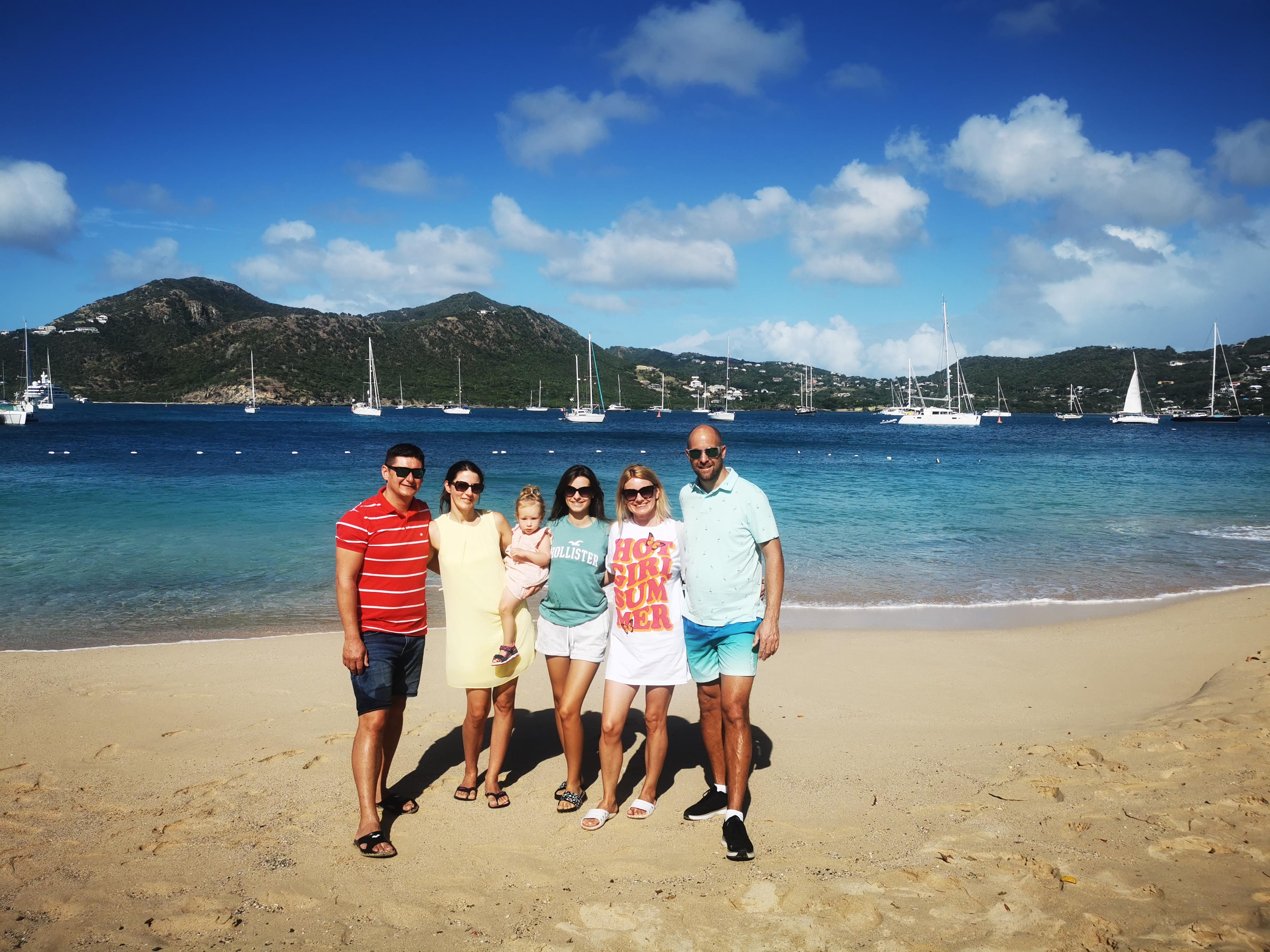 Gäste am Fryes Beach in Antigua